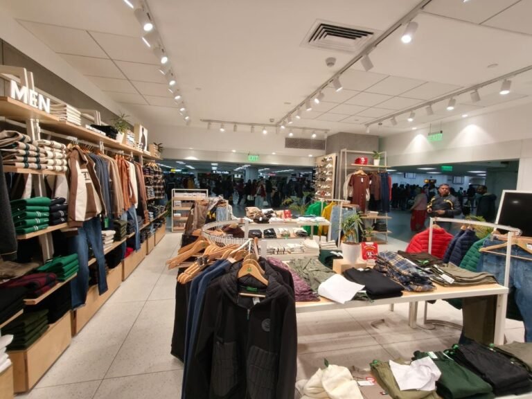 United Colors of Benetton, T2 Airport, Delhi