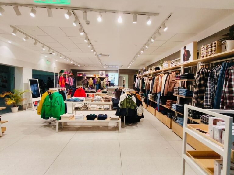 United Colors of Benetton, T2 Airport, Delhi